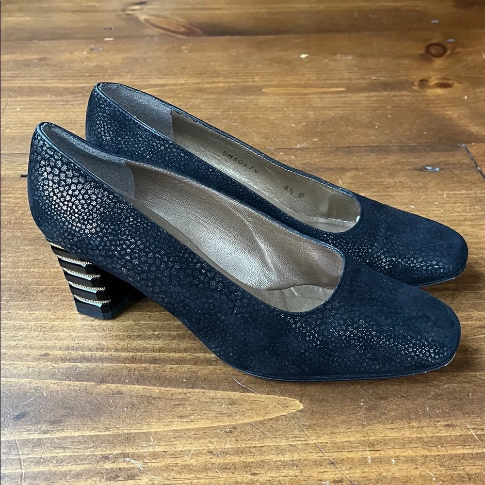 Stuart Weitzman Black Suede Heels Gold Tone Accents Sz 6.5B
